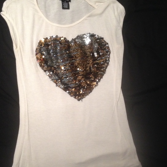 Soft sequence heart shirt!