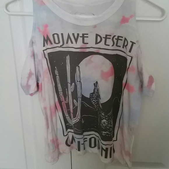 Cold shoulder cropped t shirt (:
