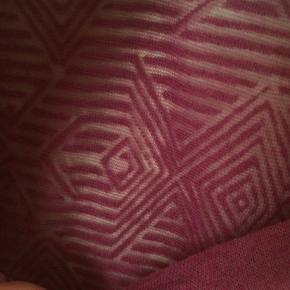 TRADED 🆕Sheer Patterned Crop Top🆕 - Picture 2 of 2