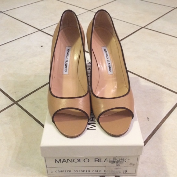 Manolo Blahnik Nude Open Toe Pumps