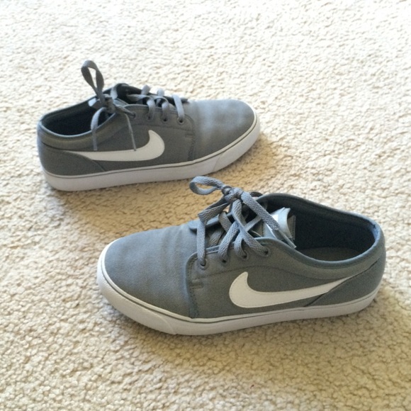 Nike low txt