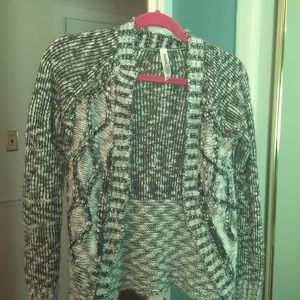Black and white Aeropostale sweater