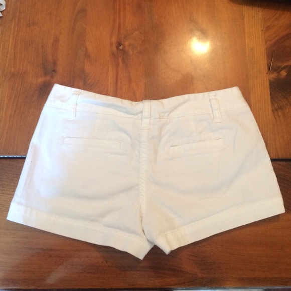 White cotton shorts - Picture 2 of 2