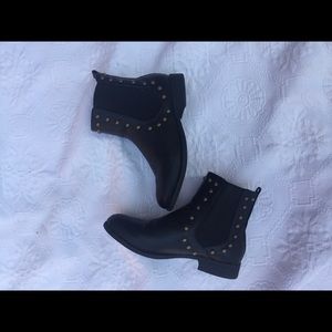 Ankle boots stud