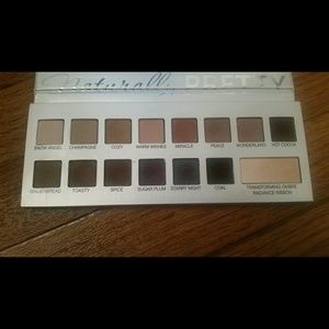 IT Cosmetics Limited Edition Naturally Pretty