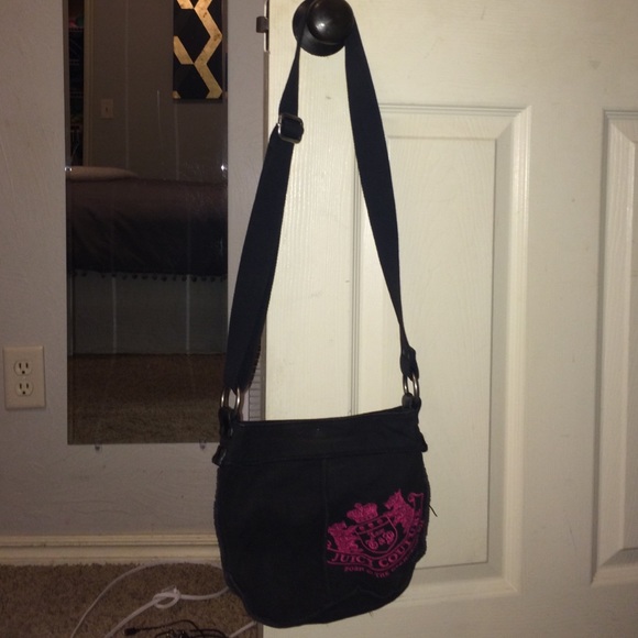SUPER CUTE black and pink juicy couture purse :)
