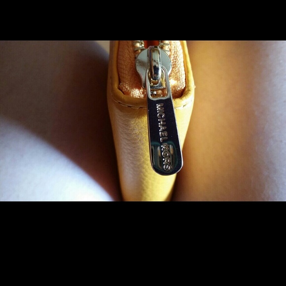 Michael Kors wristlet wallet - Picture 3 of 4