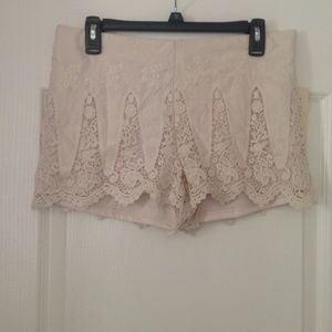 NWT lace short - 7 (M)