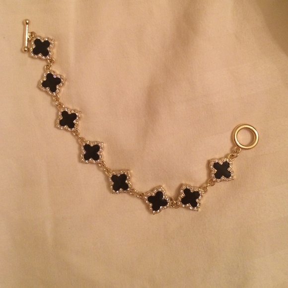 Accessories - Gorgeous multi colored/shaped bracelet