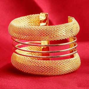 Gold bangle