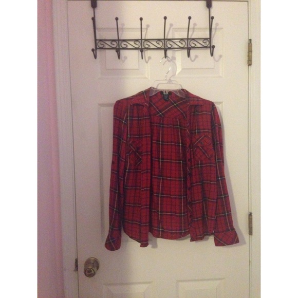 • Plaid Flannel 🍁