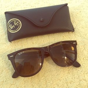 Ray Ban wayfarers-polarized **
