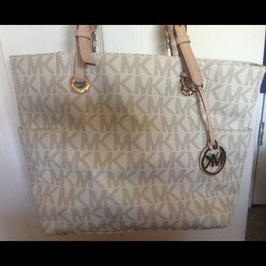 Michael Kors Signature Tote