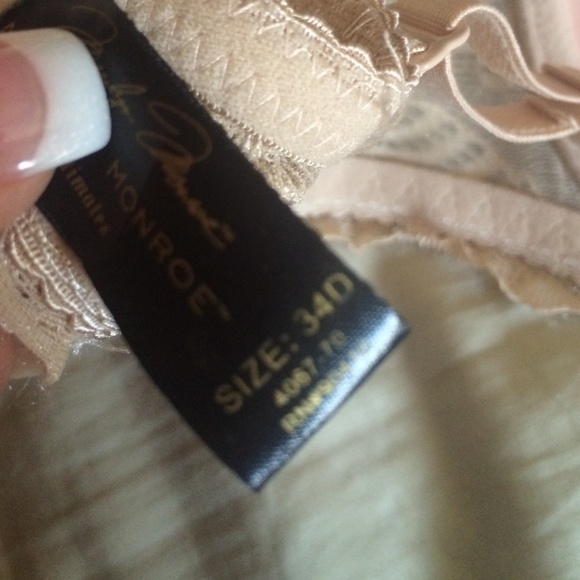 🚫SOLD 🚫34D NWOT strapless bra - Picture 2 of 4