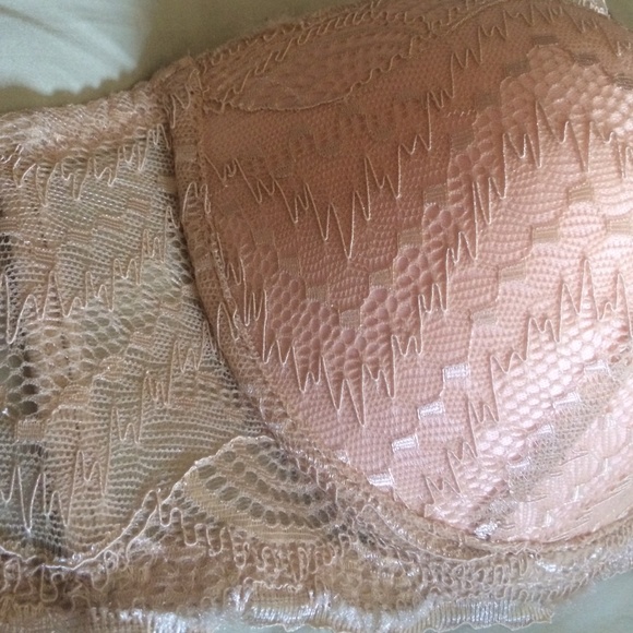 🚫SOLD 🚫34D NWOT strapless bra - Picture 4 of 4