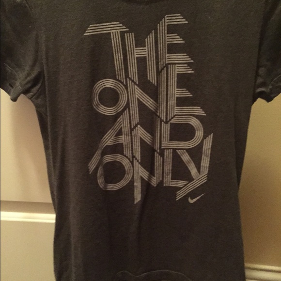 Grey Nike tee - Picture 1 of 2