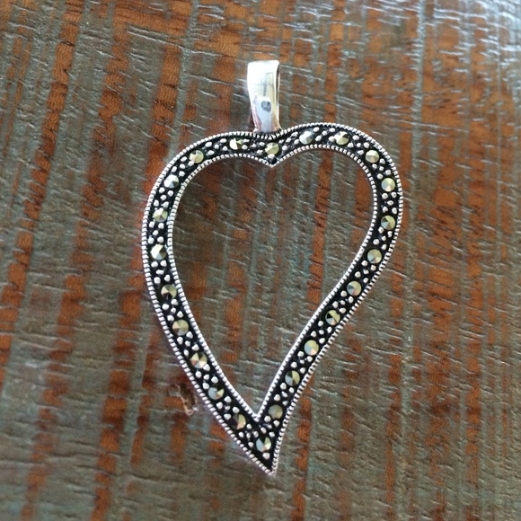 💙 Marcasite & sterling silver heart pendant 925