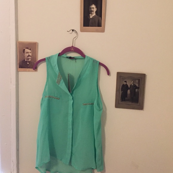 Flowy sea foam green tank! Never been worn!