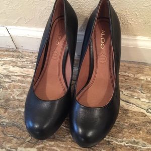 Black Aldo pumps