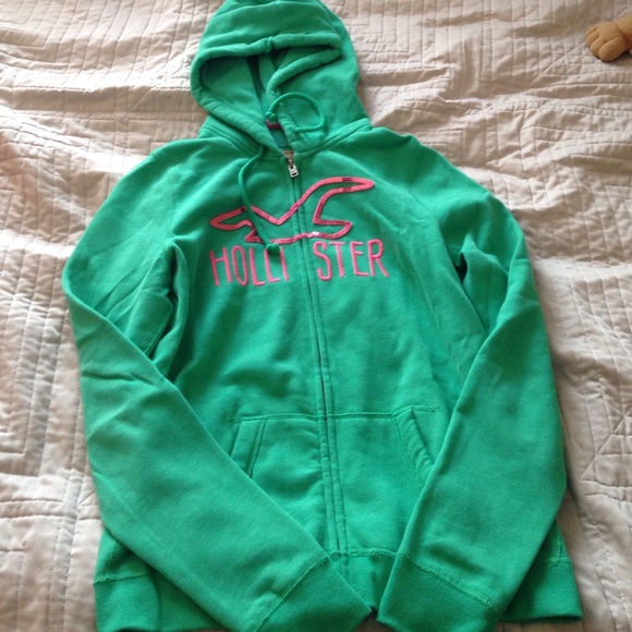 hollister zip up
