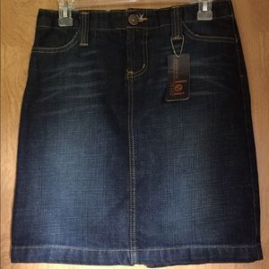 Dark wash distressed Jean skirt. BNWT