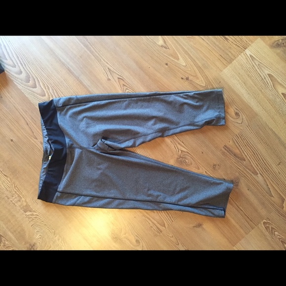 Women's workout capris