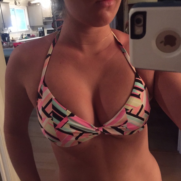 Xhilaration medium swimsuit top new
