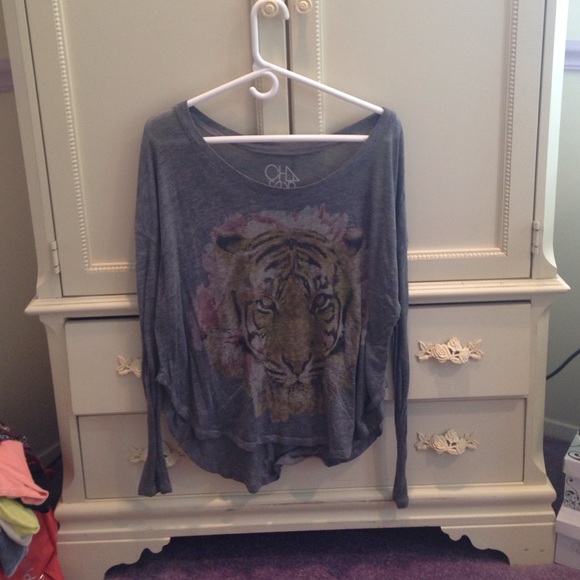 Long sleeve grey tiger shirt