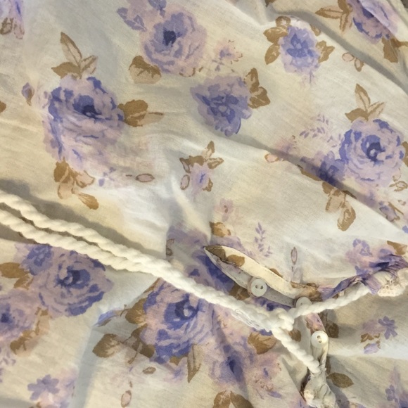 Light and flowy summer top - Picture 2 of 3