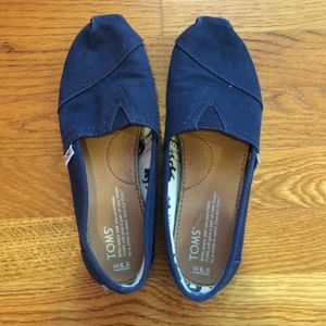 Navy Toms