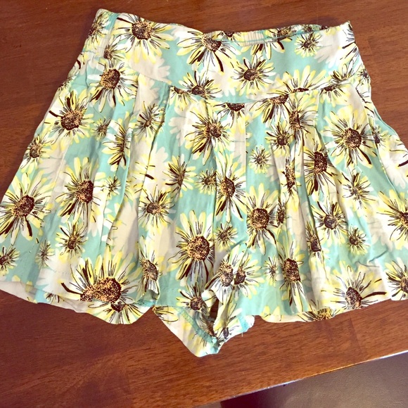 Cute summer shorts - Picture 1 of 1