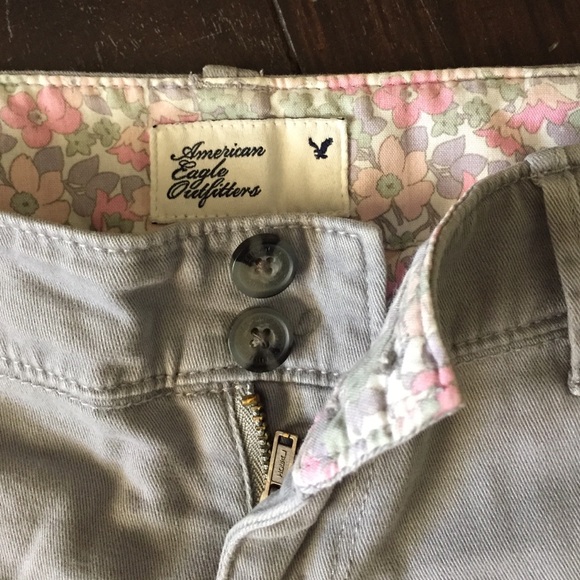 Shorts - Picture 3 of 3