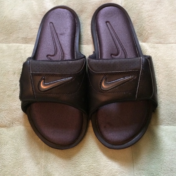 Boys Nike slides