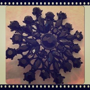 Black Beaded Brooch♠️Classic