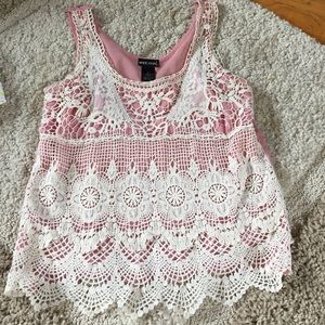 🚨For Taylor🚨 Cute lace top