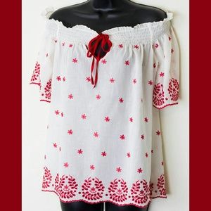 bebe Size Medium Embroidered Peasant Blouse