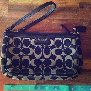 Coach Large Wristlet Black & Grey Great Conditon