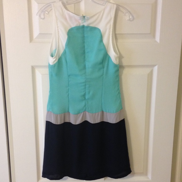 SOLD!!! NWT Mint women's boutique Dress - Picture 3 of 3