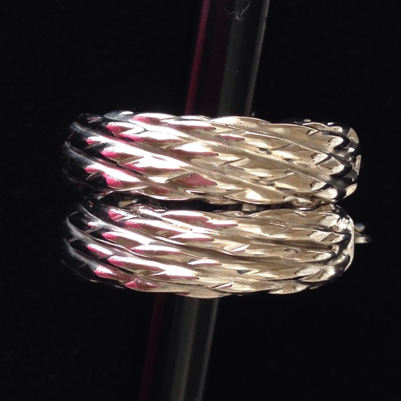 ✨ Sterling Silver (925) hoop earrings ✨ - Picture 2 of 2