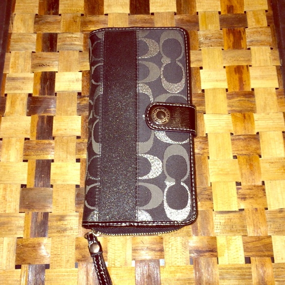 Coach wallet- only used a handful of times
