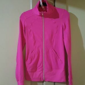 size 4 lululemon HOT pink jacket. GORGEOUS COLOR!