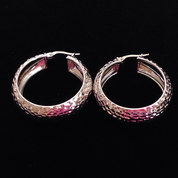 ✨Sterling Silver (925) hoop earrings ✨