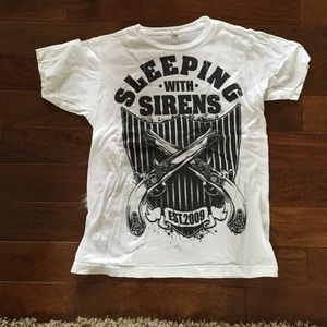 🐯sold in bundle🐯Sleeping With Sirens shirt