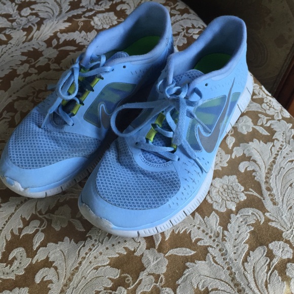 Nike Shoes - Nike Free