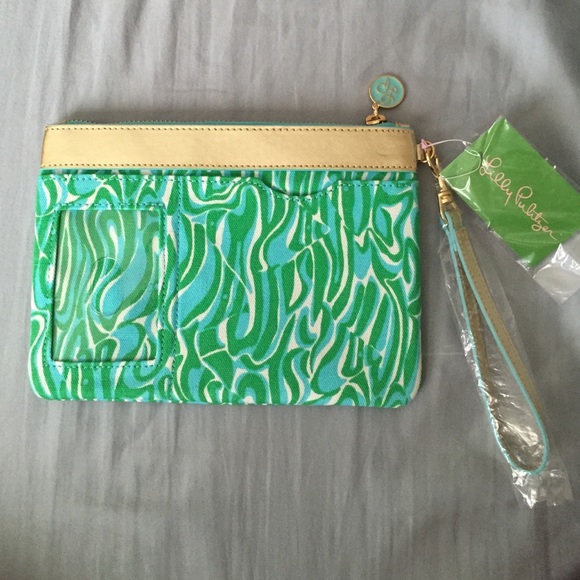 Lilly Wanderlust Wristlet!! - Picture 2 of 4