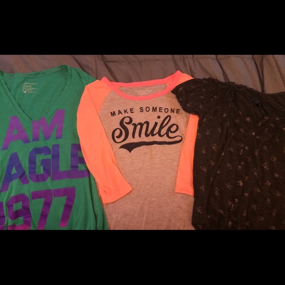 American Eagle tops lot of 3