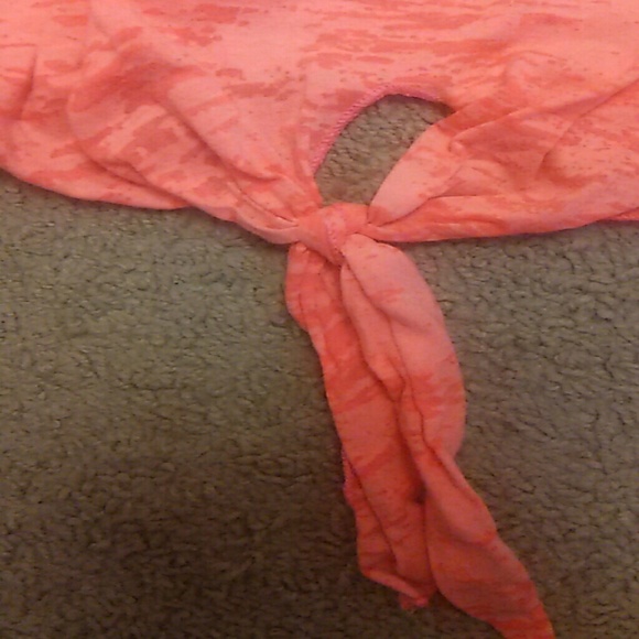 Cute orange knotted halter top - Picture 2 of 3