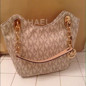 💯✨Michael Kors Medium Lilly