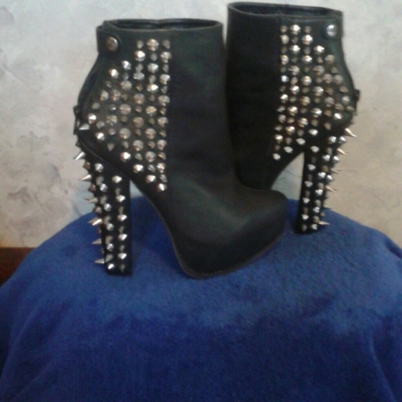 Steve Madden sacrifice