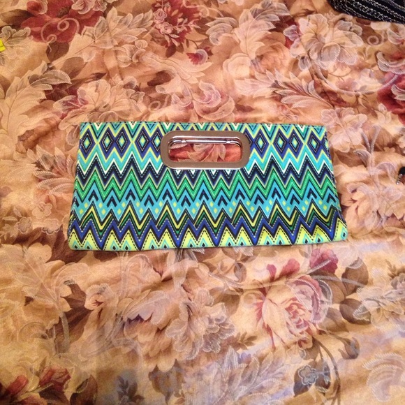 Clutch & Shirt Bundle - Picture 3 of 4